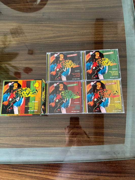 4 CD de bob marley ORIGINALES!!